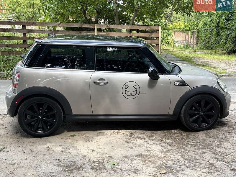 Хэтчбек MINI Cooper 2013 в Киеве