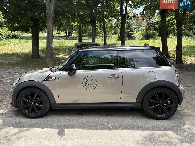 Хэтчбек MINI Cooper 2013 в Киеве