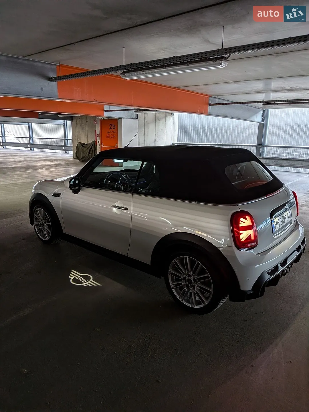 MINI Cooper 2023 VIN WMW43DL02R3S02567 фото оголошення 9 з 13