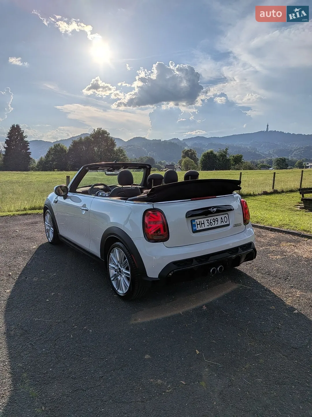 MINI Cooper 2023 VIN WMW43DL02R3S02567 фото оголошення 3 з 13