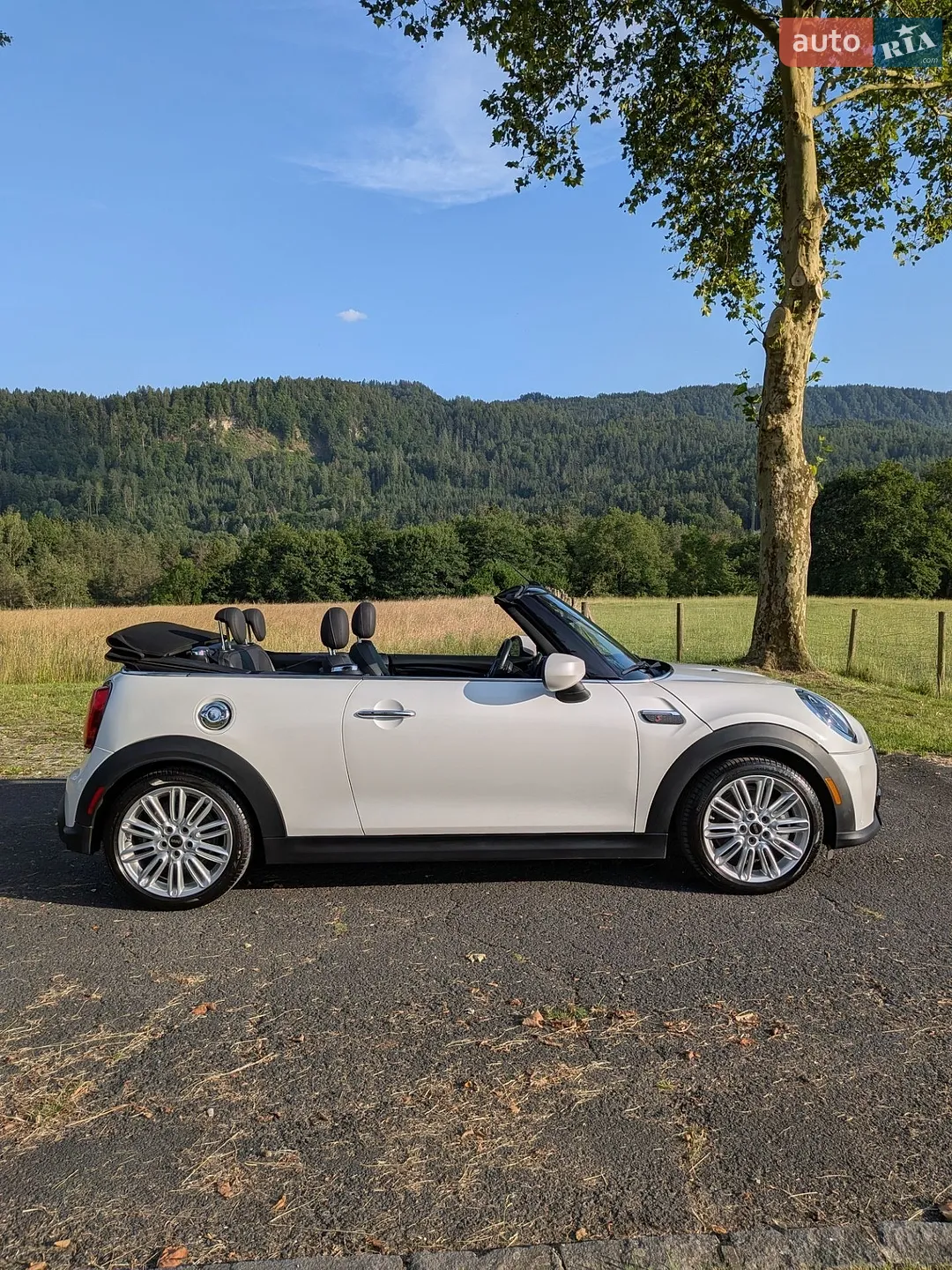 MINI Cooper 2023 VIN WMW43DL02R3S02567 фото оголошення 8 з 13