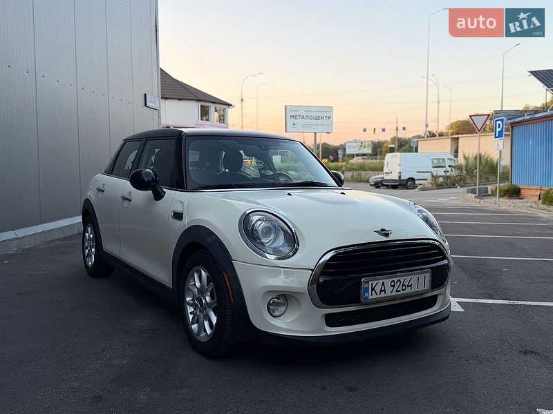Хэтчбек MINI Cooper 2017 в Киеве