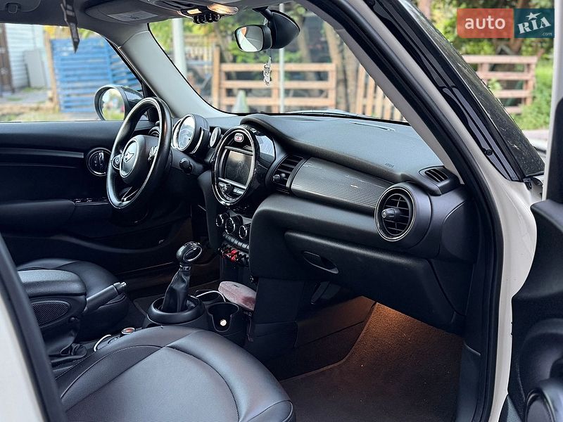 Хэтчбек MINI Cooper 2017 в Киеве