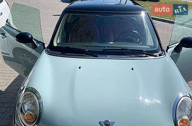 Хэтчбек MINI Cooper 2011 в Львове