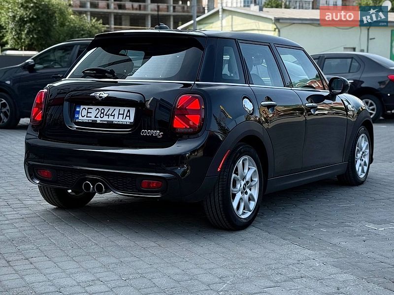 Хэтчбек MINI Cooper 2017 в Черновцах