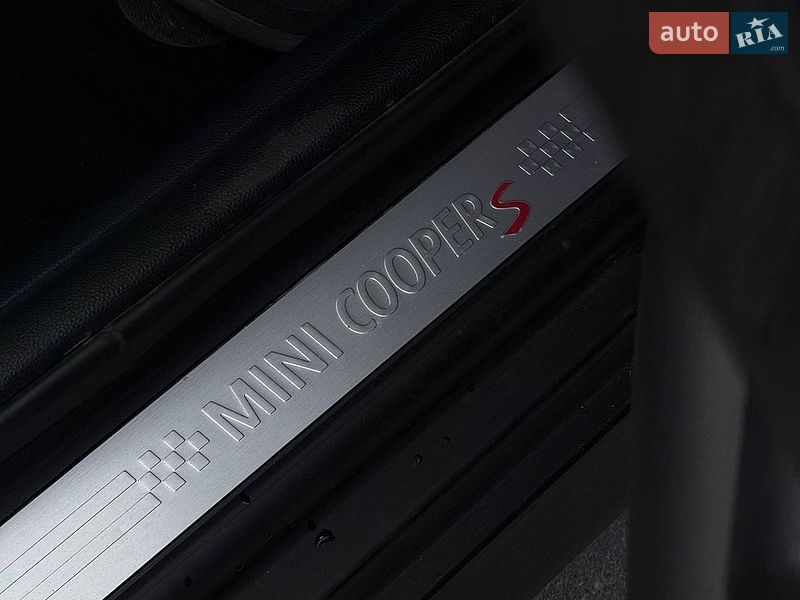 Хэтчбек MINI Cooper 2017 в Черновцах