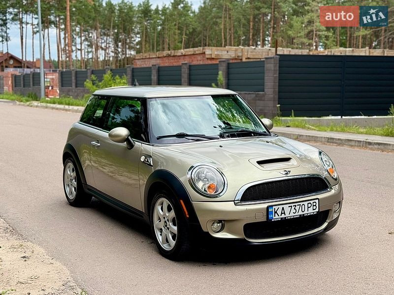 Хэтчбек MINI Cooper 2010 в Киеве