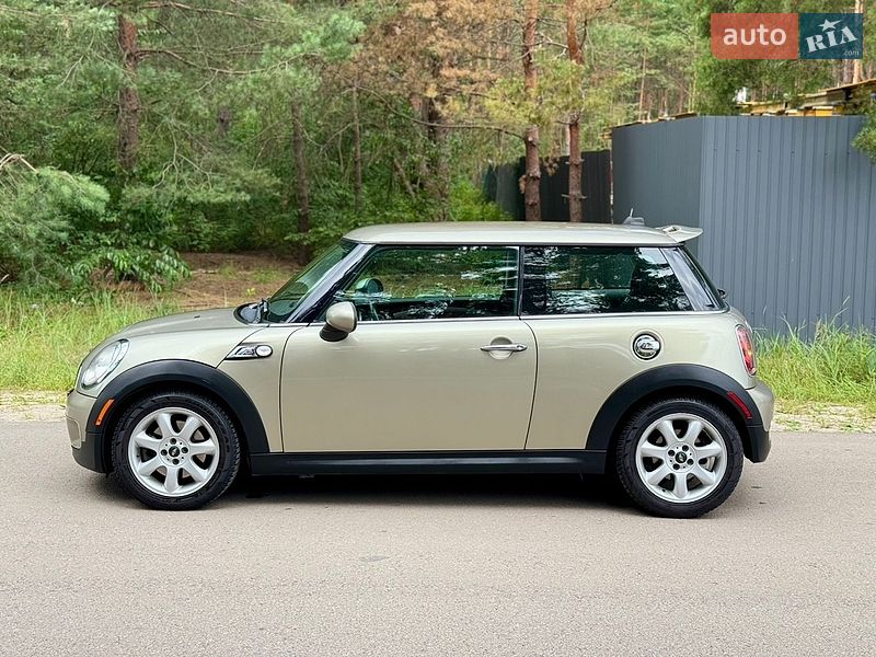 Хэтчбек MINI Cooper 2010 в Киеве