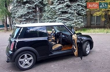 Хэтчбек MINI Cooper 2004 в Каменском