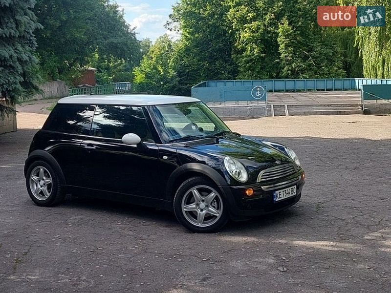 Хэтчбек MINI Cooper 2004 в Каменском