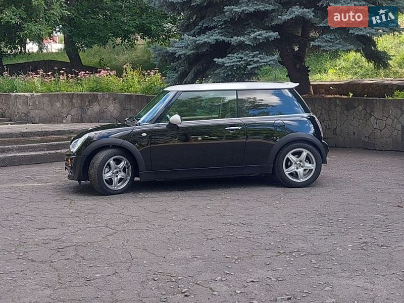 Хэтчбек MINI Cooper 2004 в Каменском