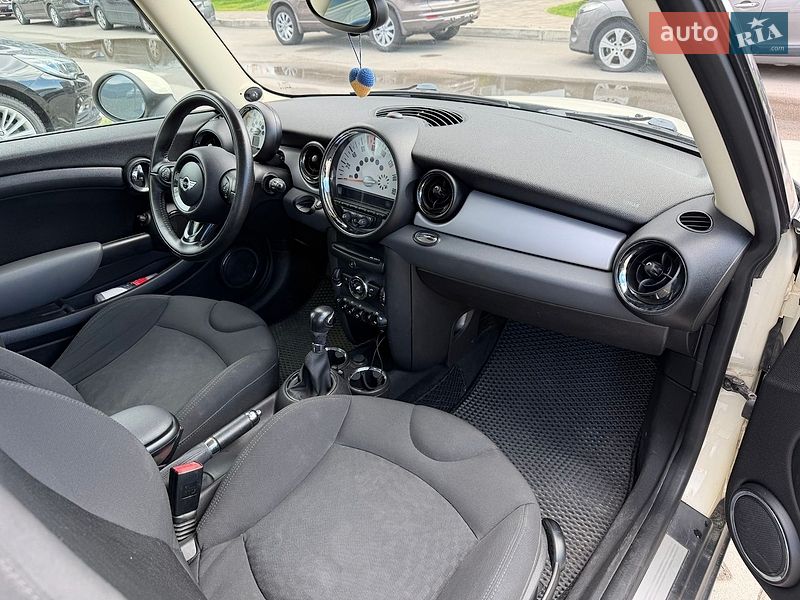 Хетчбек MINI Cooper 2012 в Броварах