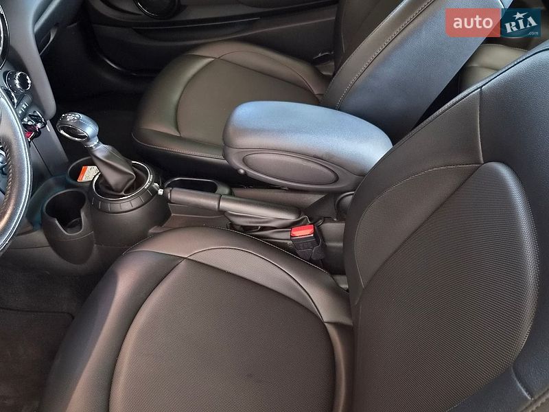 Хэтчбек MINI Cooper 2016 в Городке