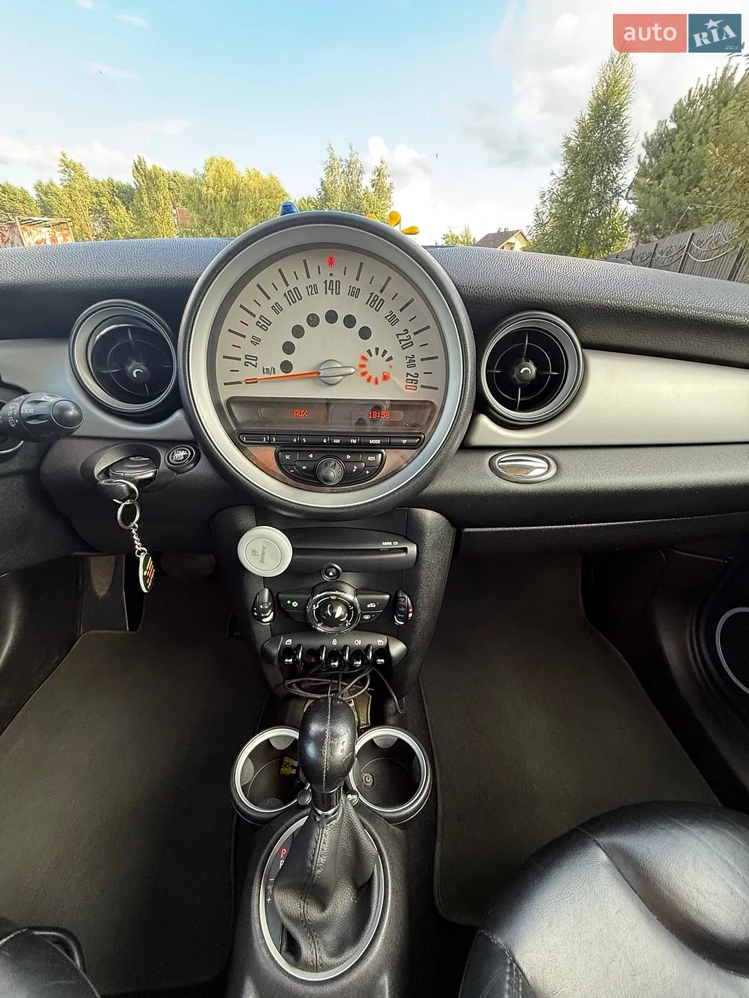 2011 MINI Cooper - мініатюра 6