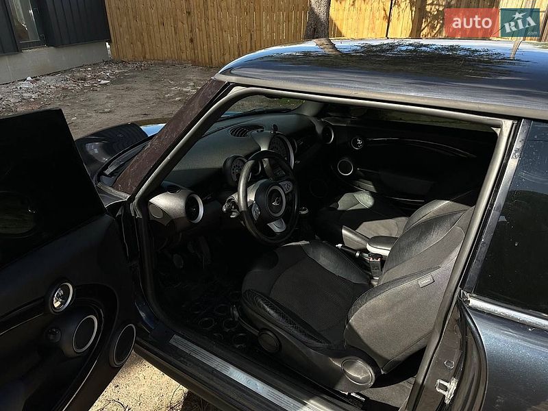 Хэтчбек MINI Cooper 2007 в Надворной