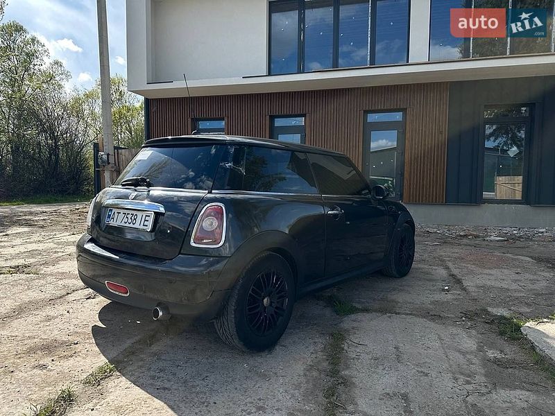 Хэтчбек MINI Cooper 2007 в Надворной