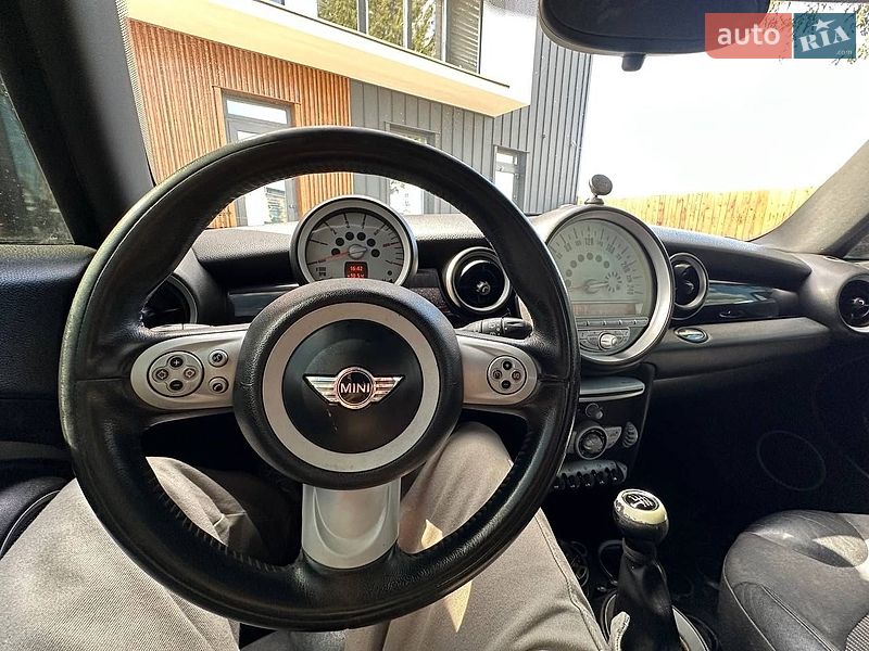 Хэтчбек MINI Cooper 2007 в Надворной