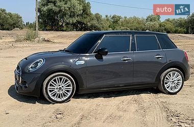 Хэтчбек MINI Cooper 2016 в Львове