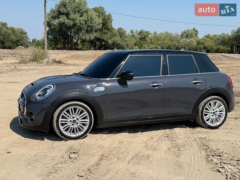Хэтчбек MINI Cooper 2016 в Львове
