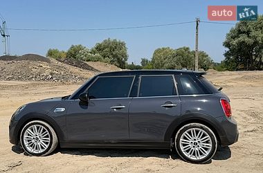 Хэтчбек MINI Cooper 2016 в Львове
