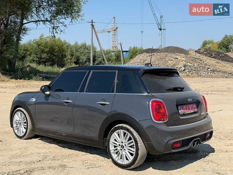 Хэтчбек MINI Cooper 2016 в Львове