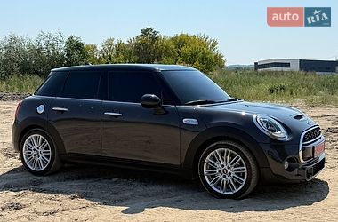 Хэтчбек MINI Cooper 2016 в Львове
