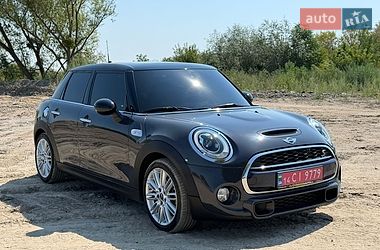 Хэтчбек MINI Cooper 2016 в Львове