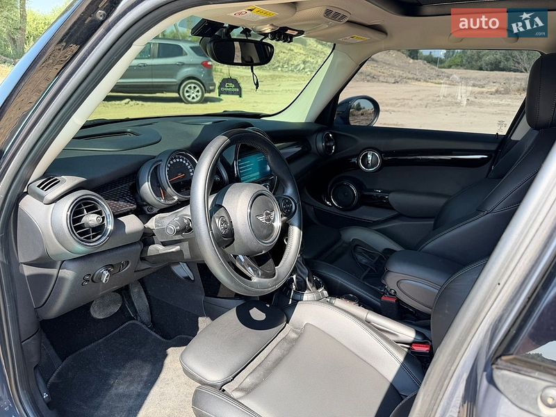 Хэтчбек MINI Cooper 2016 в Львове