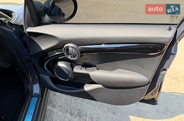 Хэтчбек MINI Cooper 2016 в Львове