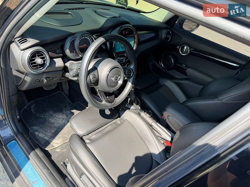 Хэтчбек MINI Cooper 2016 в Львове