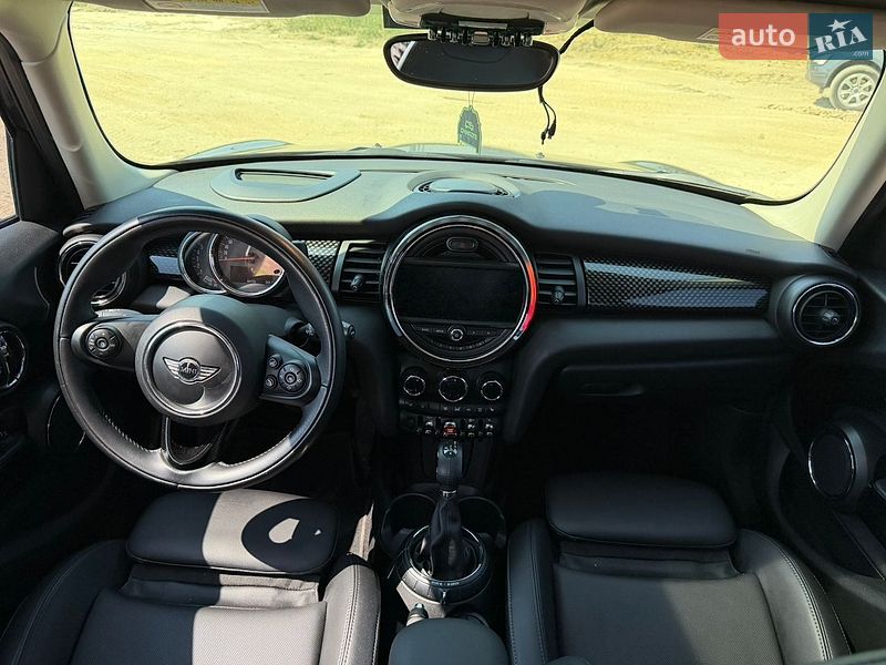 Хэтчбек MINI Cooper 2016 в Львове