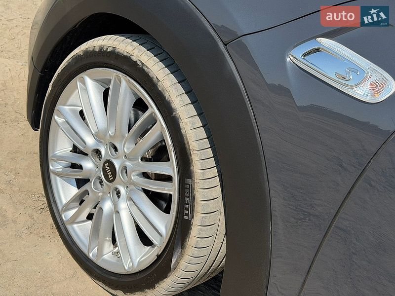 Хэтчбек MINI Cooper 2016 в Львове