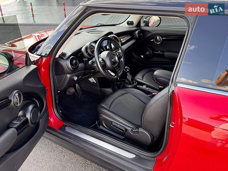 Хэтчбек MINI Cooper 2019 в Полтаве