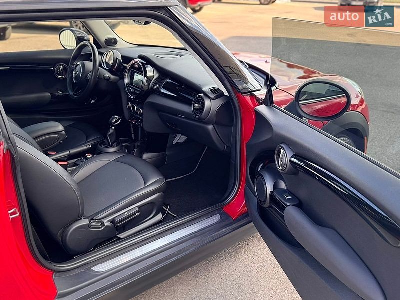 Хэтчбек MINI Cooper 2019 в Полтаве