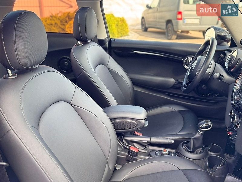 Хэтчбек MINI Cooper 2019 в Полтаве
