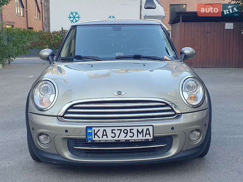 Хэтчбек MINI Cooper 2010 в Киеве