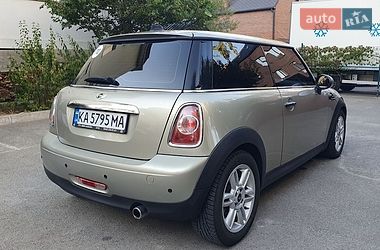 Хэтчбек MINI Cooper 2010 в Киеве