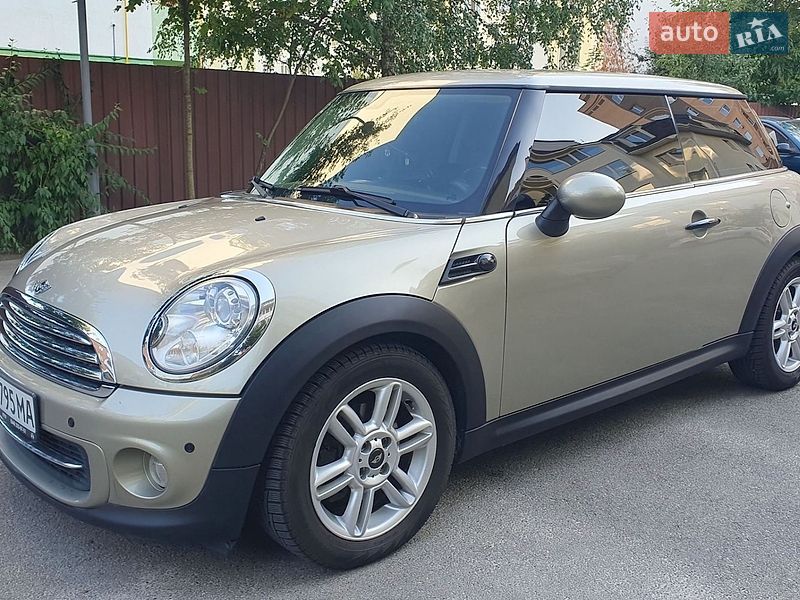 Хэтчбек MINI Cooper 2010 в Киеве