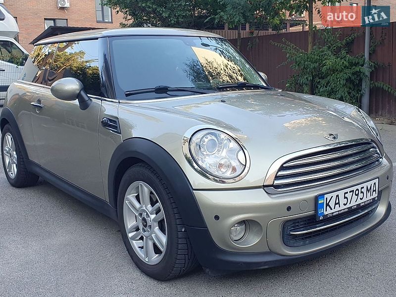 Хэтчбек MINI Cooper 2010 в Киеве