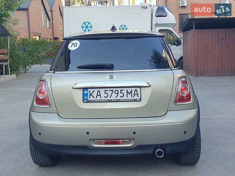 Хэтчбек MINI Cooper 2010 в Киеве