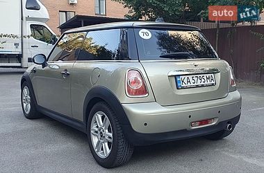 Хэтчбек MINI Cooper 2010 в Киеве