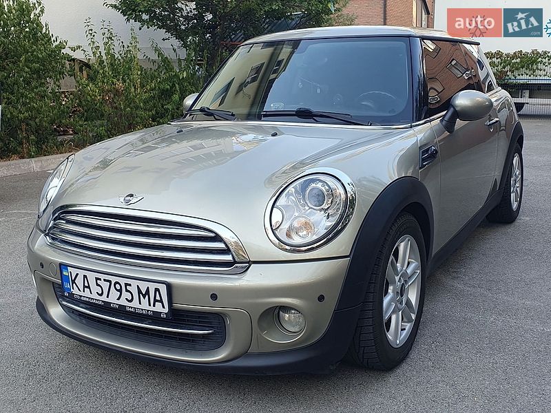 Хэтчбек MINI Cooper 2010 в Киеве
