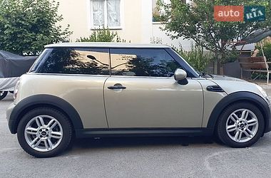 Хэтчбек MINI Cooper 2010 в Киеве