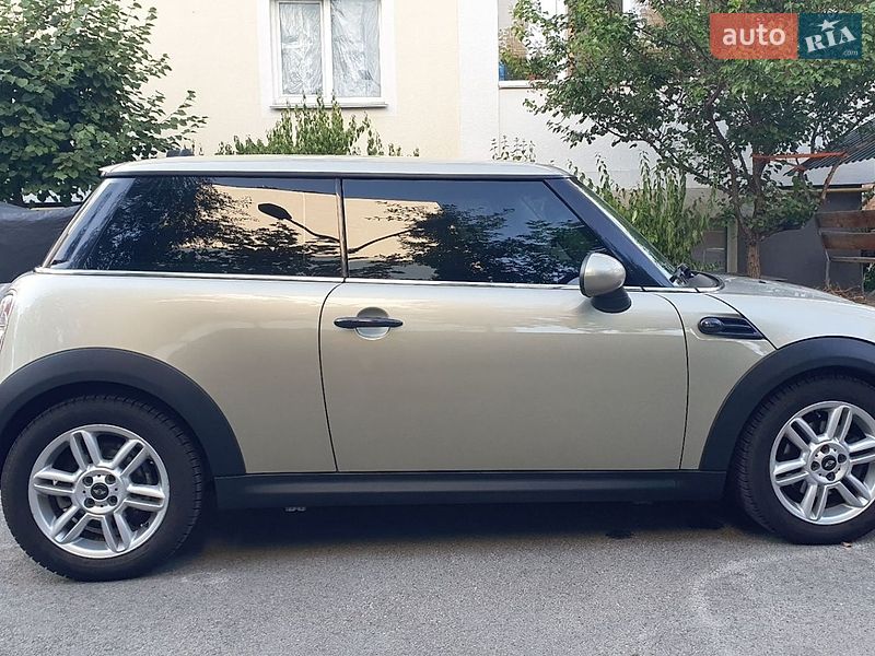 Хэтчбек MINI Cooper 2010 в Киеве