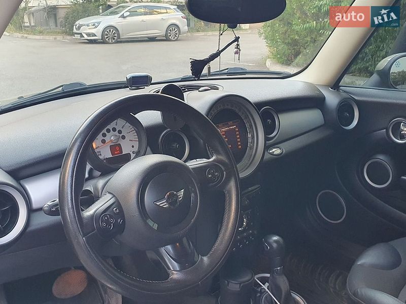 Хэтчбек MINI Cooper 2010 в Киеве