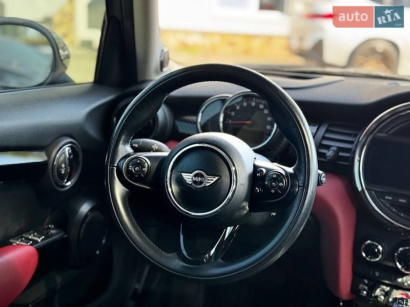 Хэтчбек MINI Cooper 2017 в Ивано-Франковске
