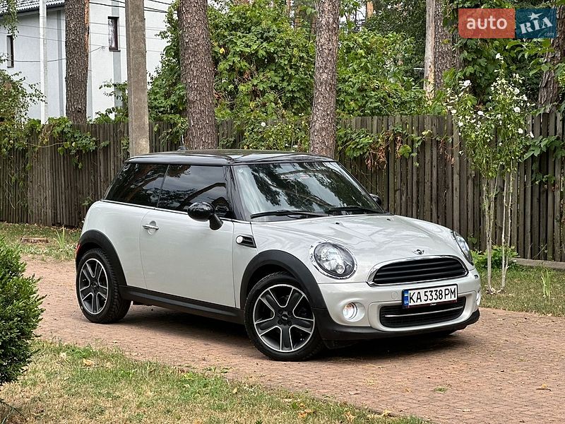 Хэтчбек MINI Cooper 2011 в Киеве