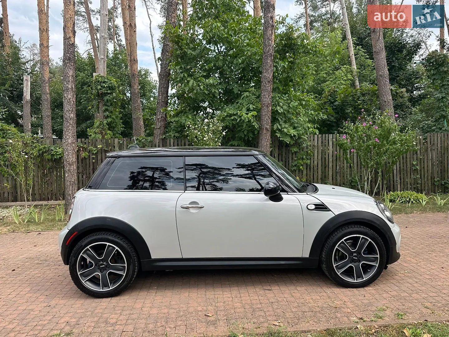 2011 MINI Cooper - мініатюра 23
