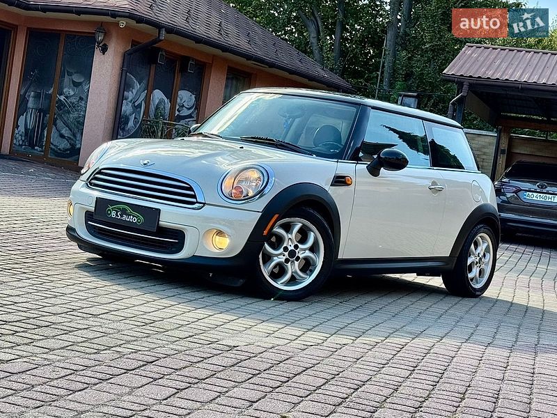 MINI Cooper 2011