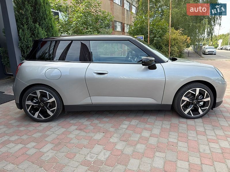 Хэтчбек MINI Cooper 2024 в Львове